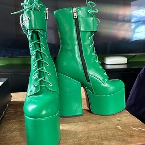 Chic Green Platform Ankle Boots